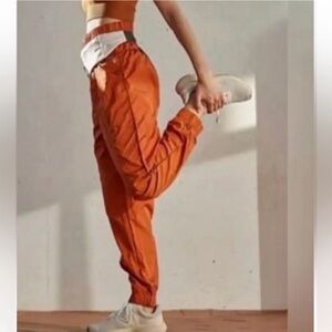 NWOT Free People Movement The Way Home Joggers, Cinnamon, Size Small